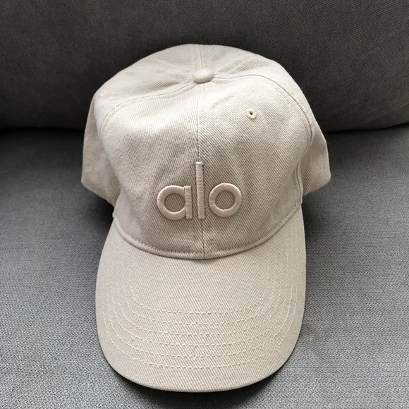 Alo Yoga Washed Off-Duty Cap Sand Dollar